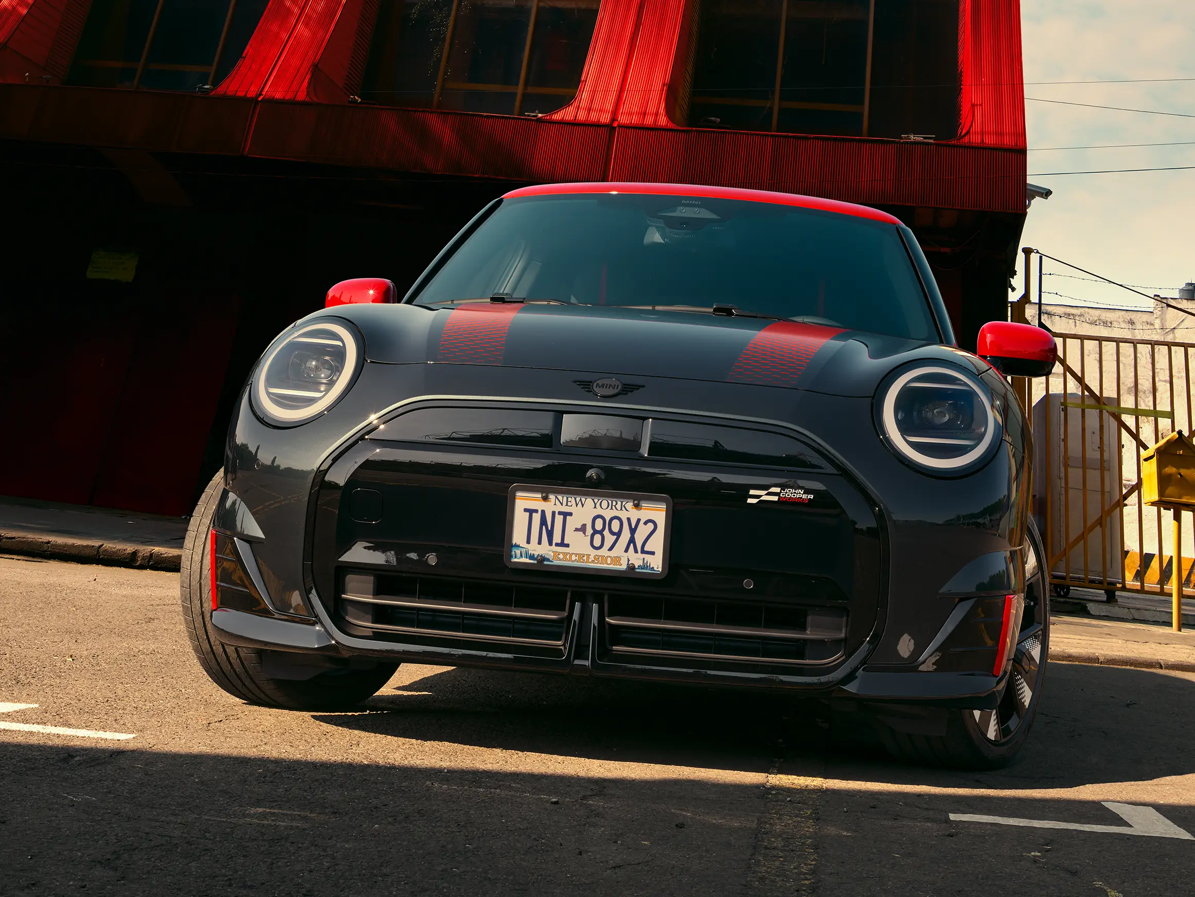 MINI John Cooper Works - J01 JCW Side View